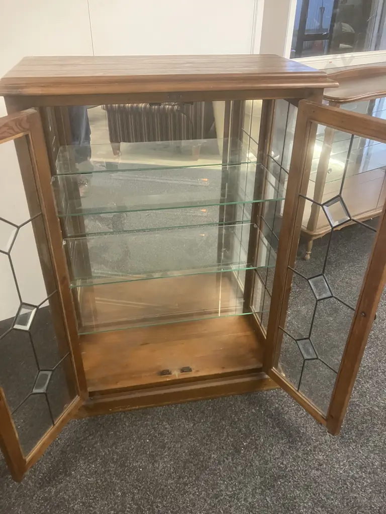 Outback Furniture Glass Display Cabinet, Pine 2 Door With Leadlight Look, Steel Ring Handles, 3 Adjustable Glass Shelves Image 1++