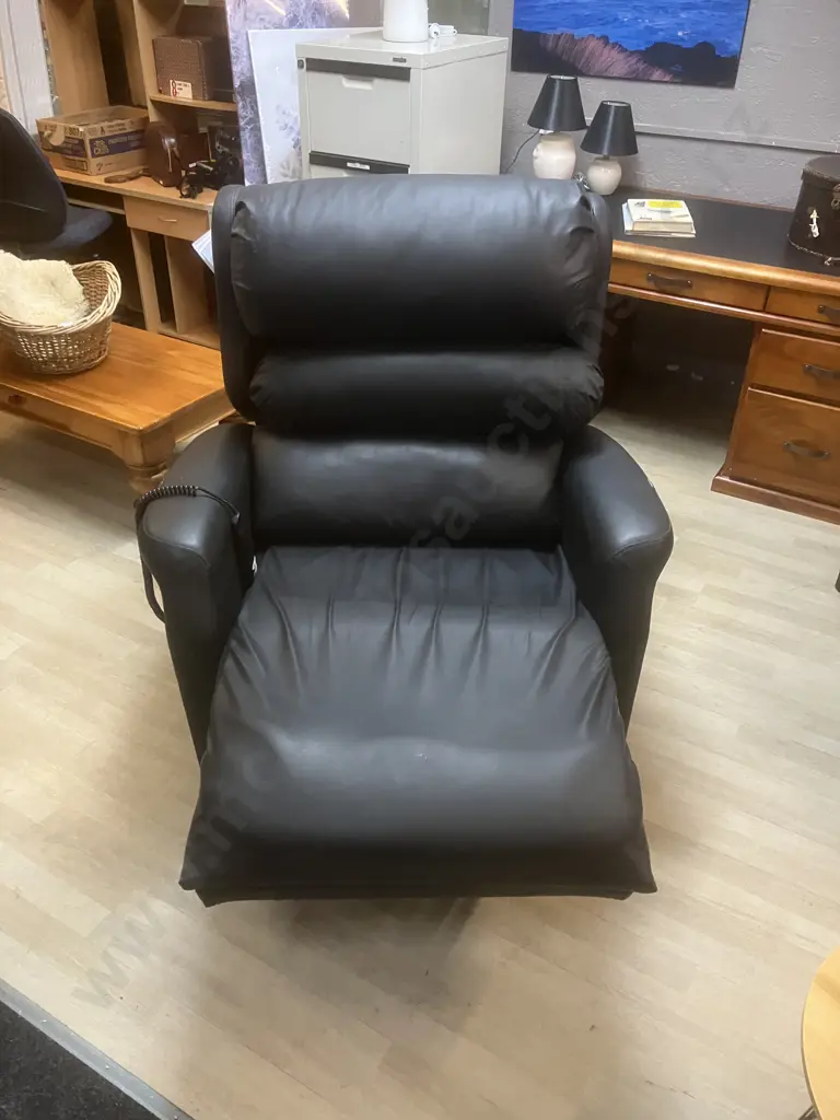 Repose Multi-Bari 254Kg Bariatric, Electric Rise & Recline Chair, X-Large, 4 Button Handset & Manual Image 1++