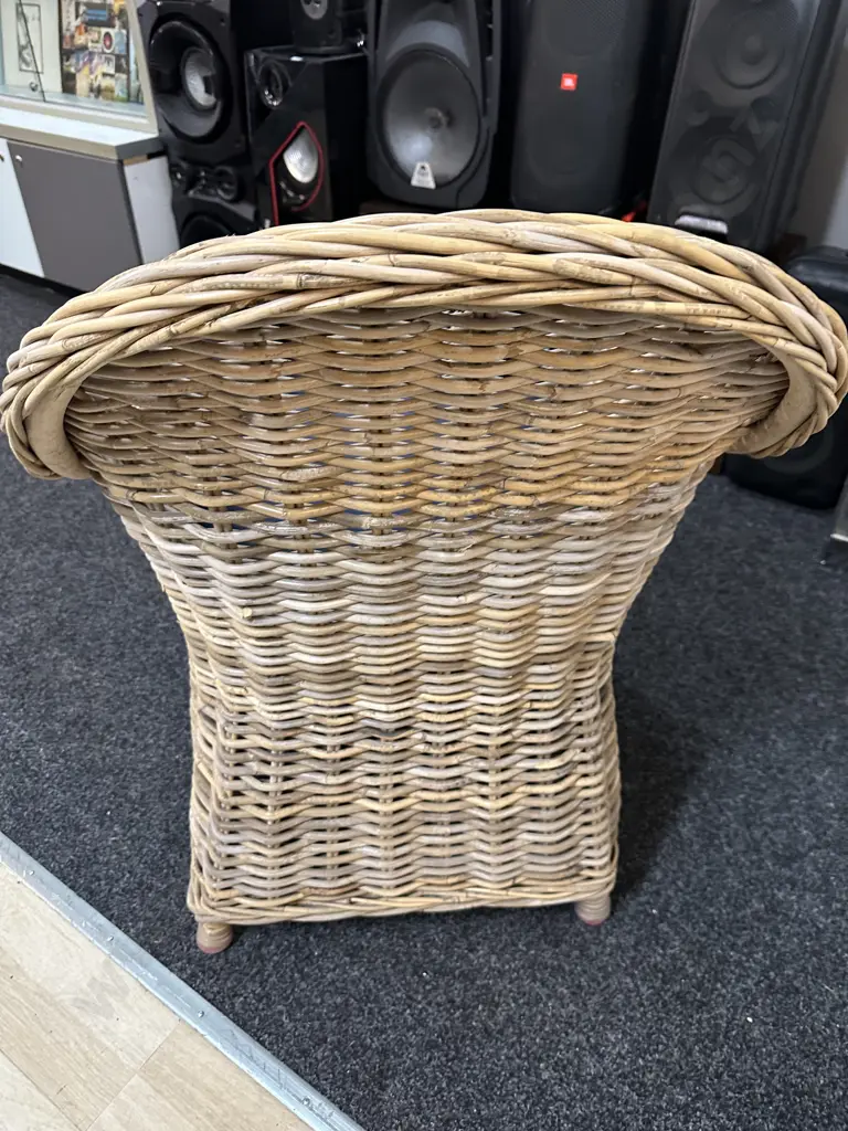 Early Settler Martinque Natural Woven Rattan Arm Chair With A Rounded Back & Navy Seat Cuchion W59cm. Image 1++