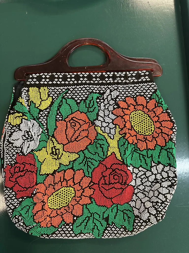 Vintage Beaded Handbag Vibrant Floral Pattern Image 1++