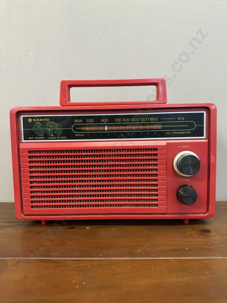 Vintage Retro Sanyo 'Big Power'Am Radio Image 1++