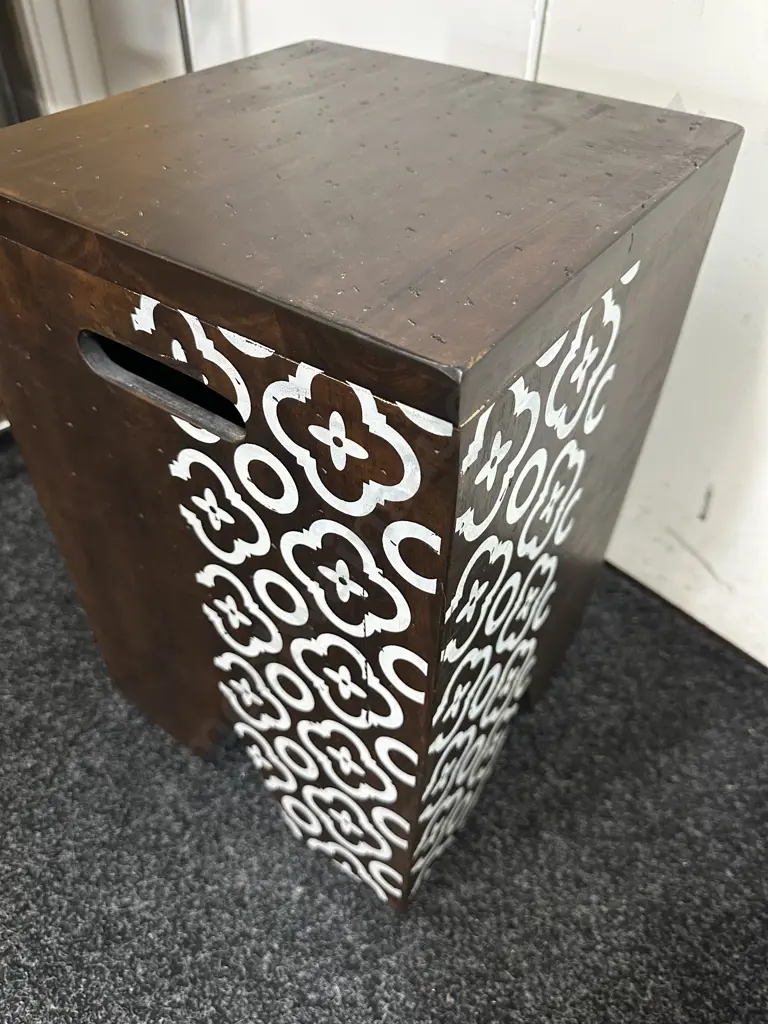 Wooden Cube Style Stool/Side Table Brown With White Pattern H46 W30 D30 Image 1++