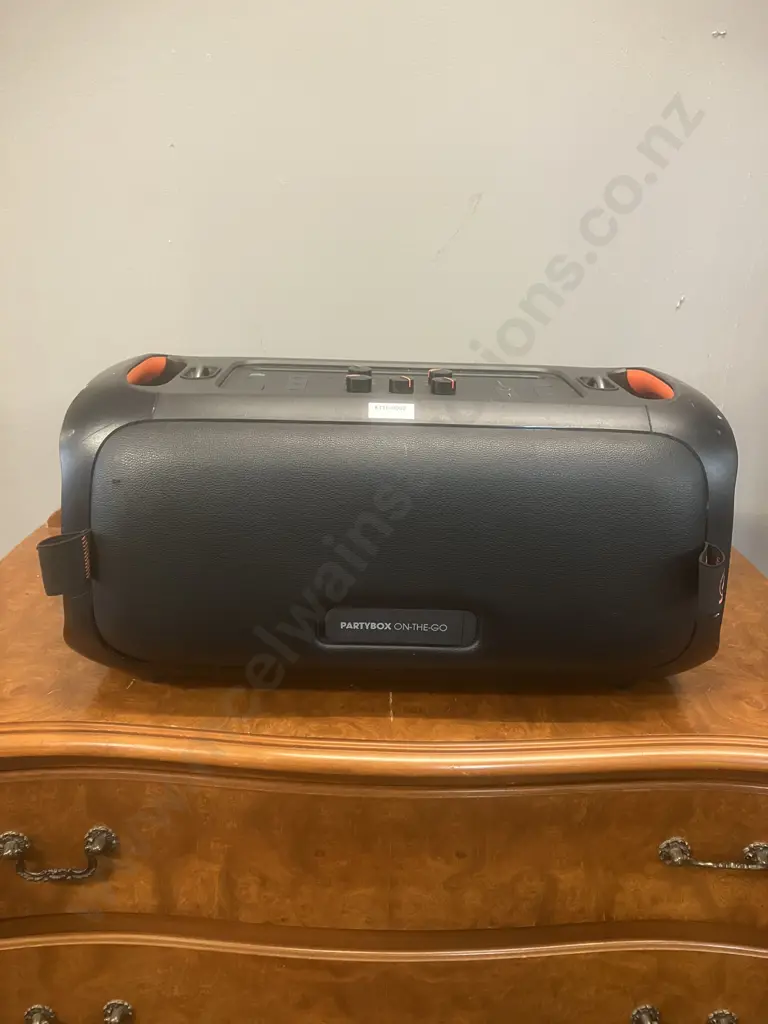 JBL PartyBox On-The-Go Essential (Damaged) Image 1++