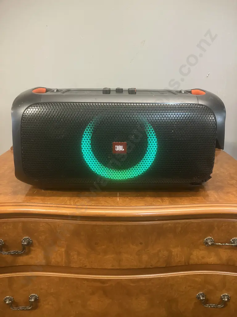 JBL PartyBox On-The-Go Essential (Damaged) Image 1++