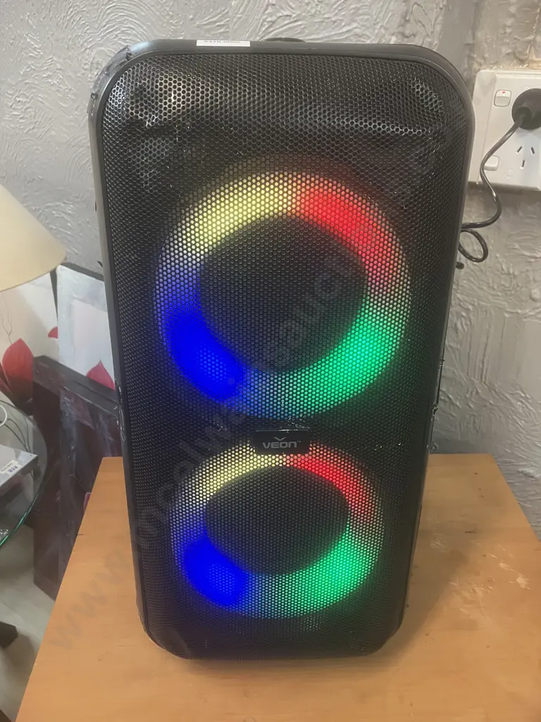 Veon Party Speaker VN26052020BK (No Lead) With a Damaged Veon Party Speaker Thats Not Working Image 1++