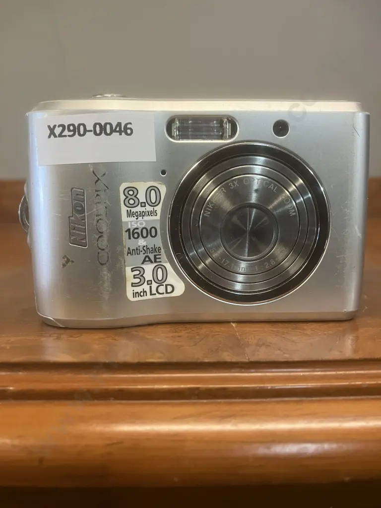 Nikon Coolpix L18 Compact Digital Camera 8MP With Nikkor 3x Optical Zoom - Silver Image 1++