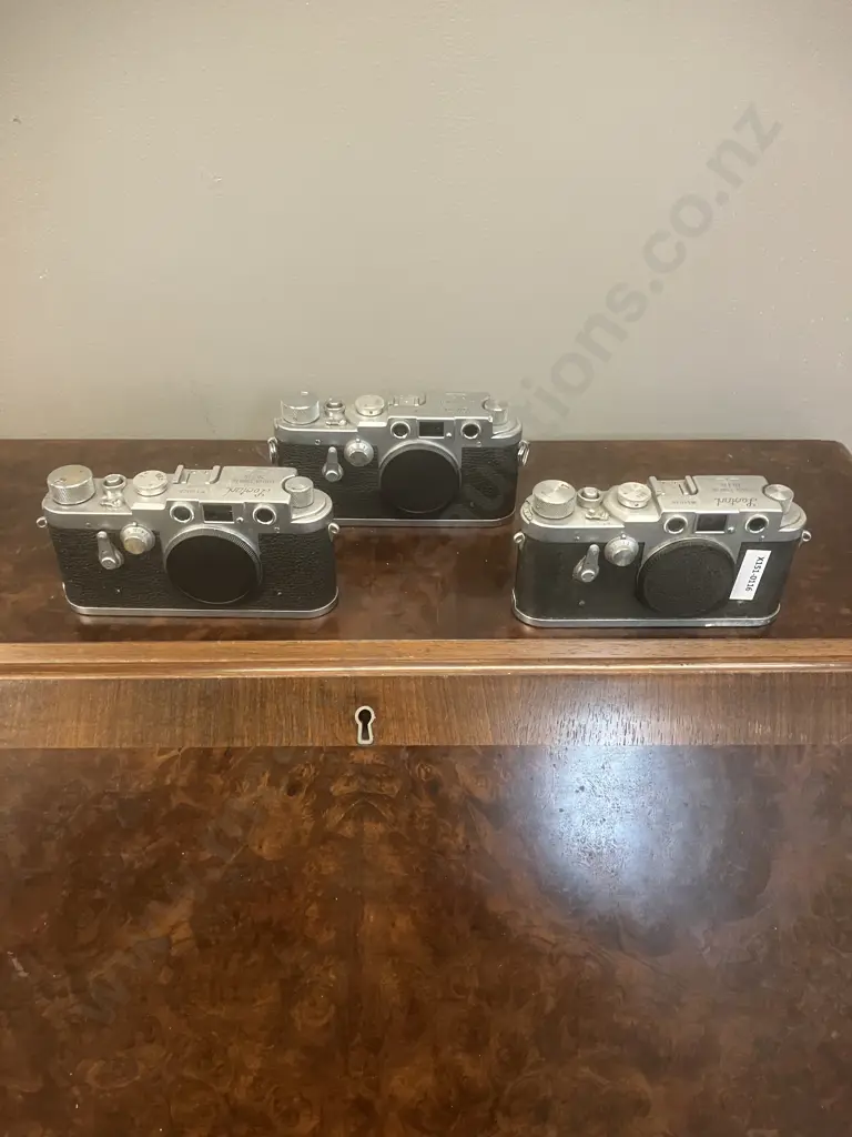 Leotax Model TV Silhouette Cameras (Japanese Leica Copy) #573520 #577862 #571180 (AF) 1957 Japan Image 1++