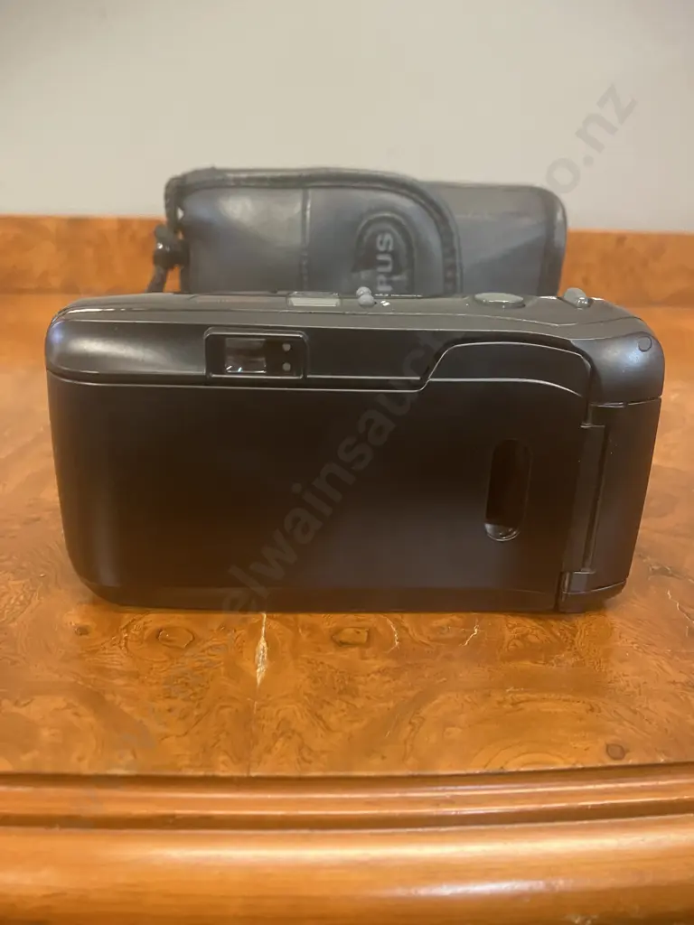 Olympus mju Zoom Fully Automatic 35mm Compact Camera, 35-70mm, Auto-Flash With Case Image 1++