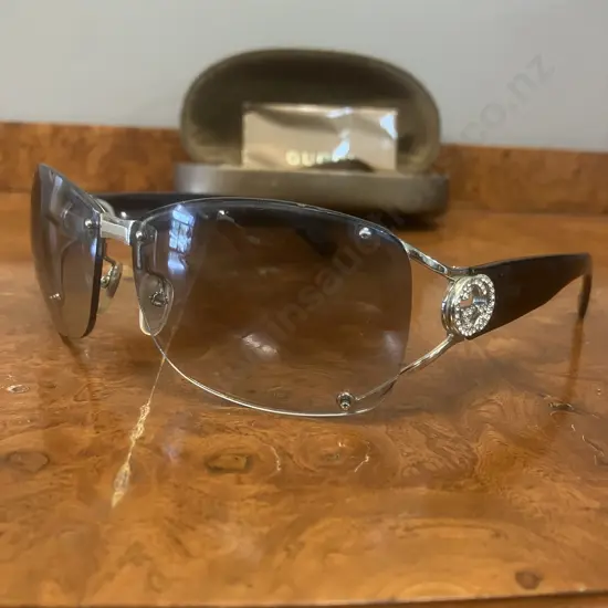 Genuine Gucci 2820/F/S Sunglasses With Gucci Designer Case & Gucci Authenticity Certificate Card