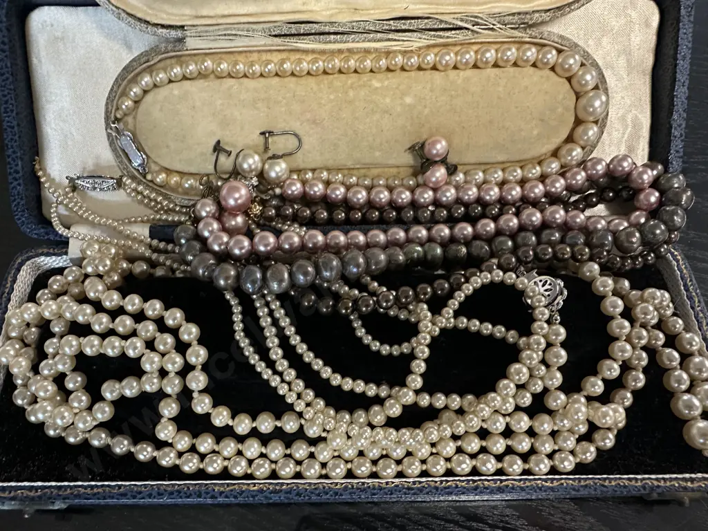 Selection Of Vintage Costume Jewellery Including Pearl ? Necklaces & Earrings Image 1++