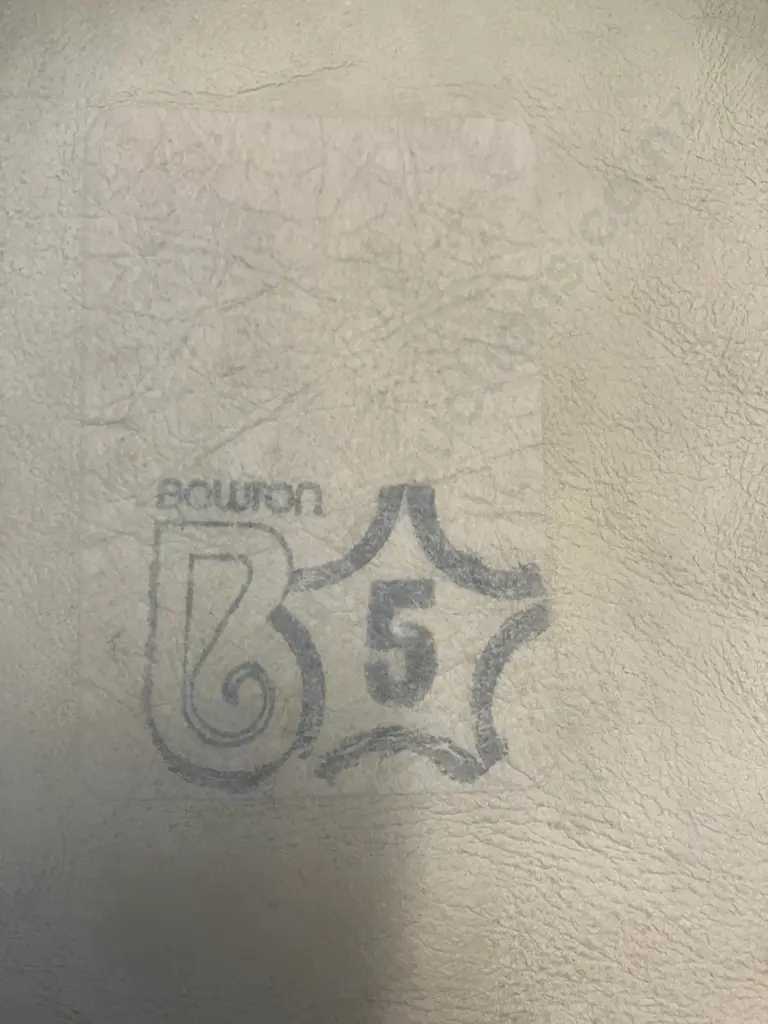 Bowron (NZ) Sheepskin. L97cm Image 1++