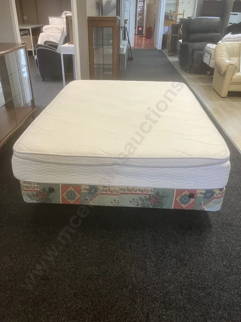 Double Size Sweet Dreams Plush Mattress With Unmatched Base Image 1++