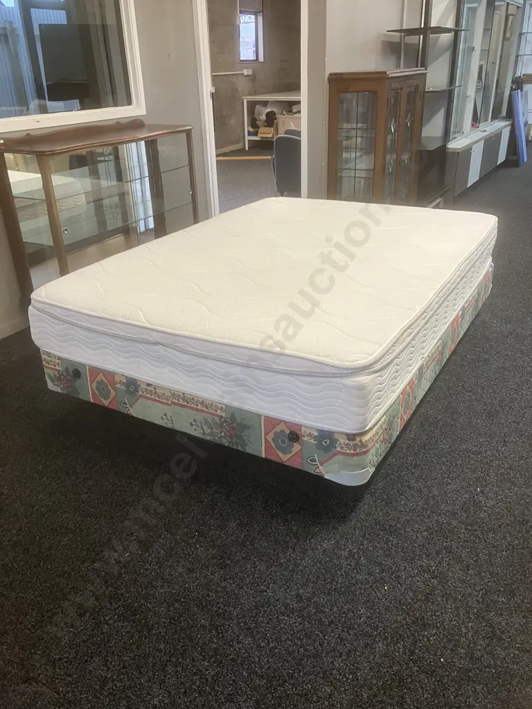 Double Size Sweet Dreams Plush Mattress With Unmatched Base Image 1++