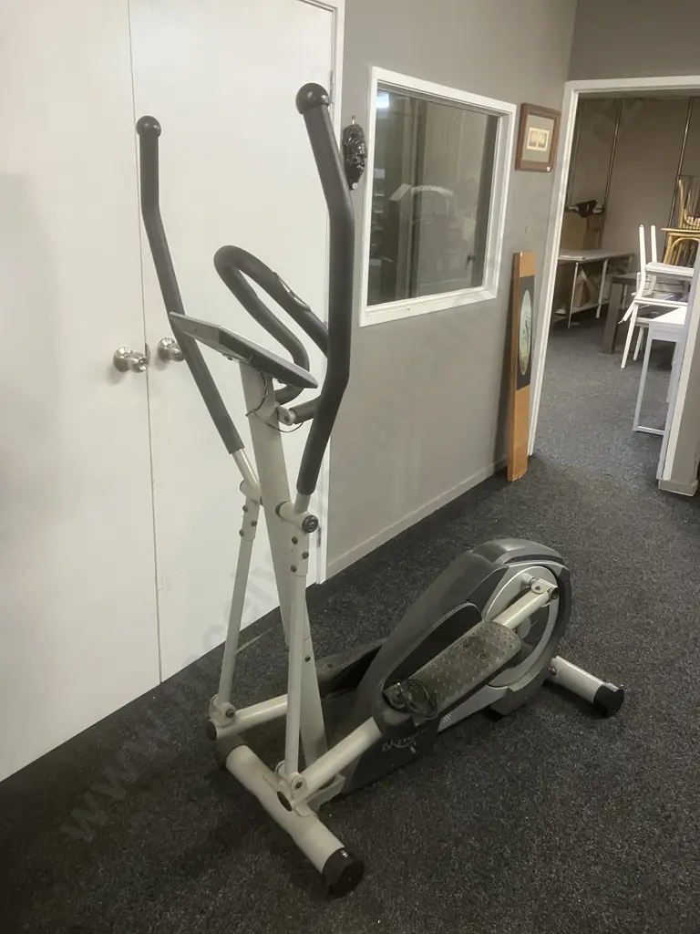 Foreverfit Crosstrainer Image 1++