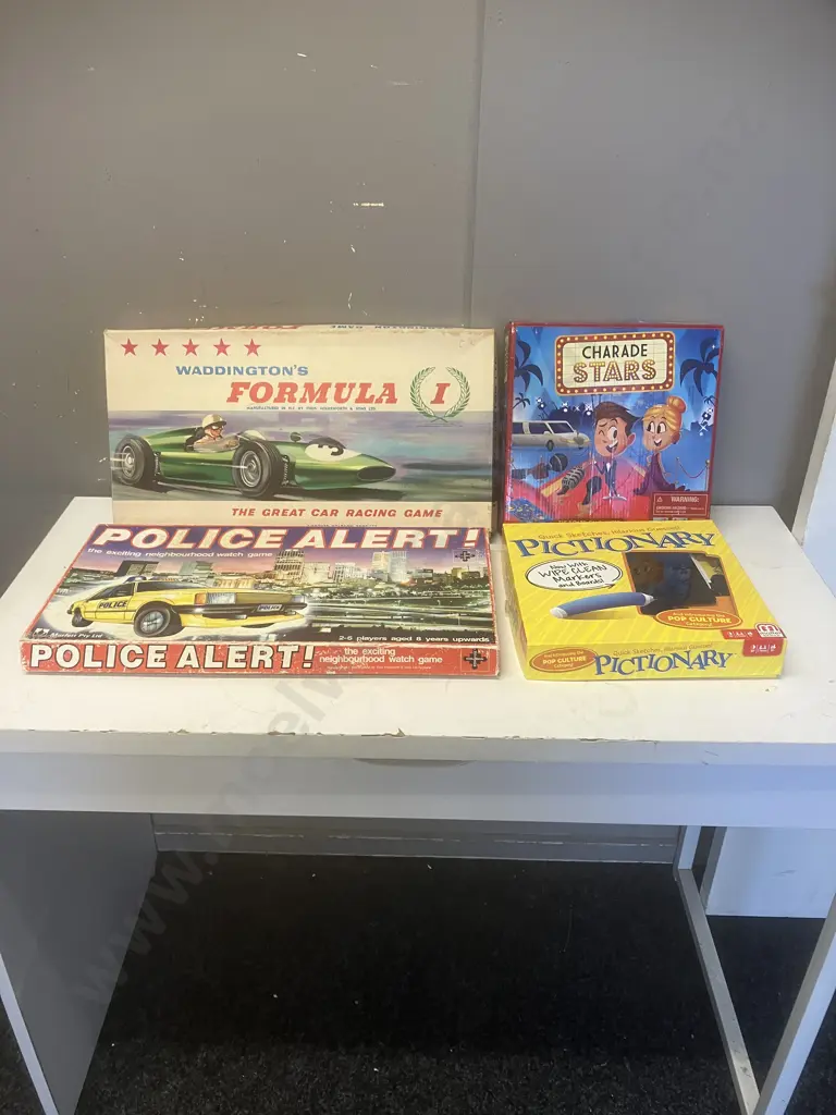 Vintage Games - Waddingtons Formula 1, Police Alert Etc (As Found) Image 1++