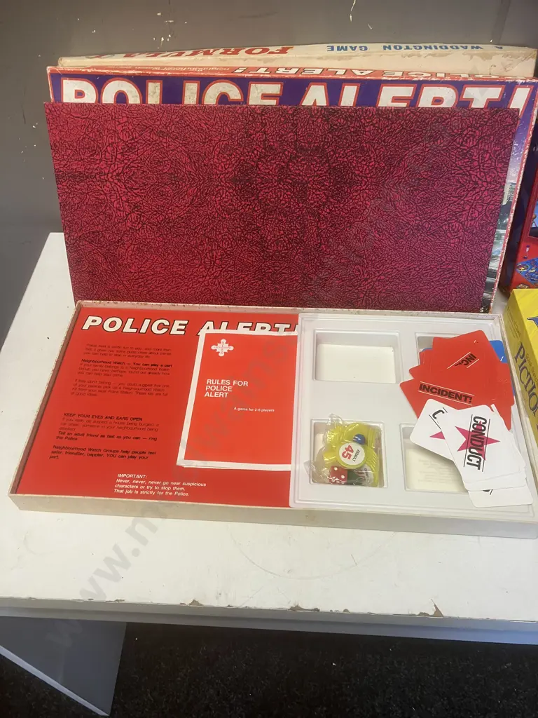 Vintage Games - Waddingtons Formula 1, Police Alert Etc (As Found) Image 1++