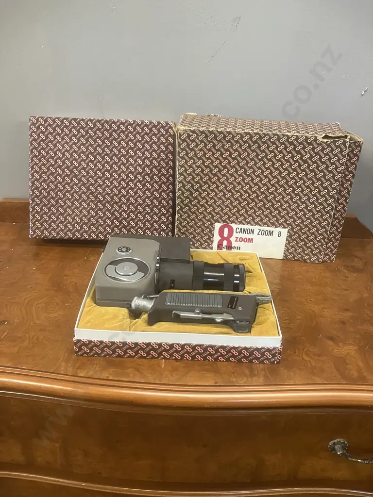 Canon Reflex Zoom 8 8mm Movie Camera #69052 With Hand Grip & Leather Carry Case, Original Boxes - 1959 Japan Image 1++