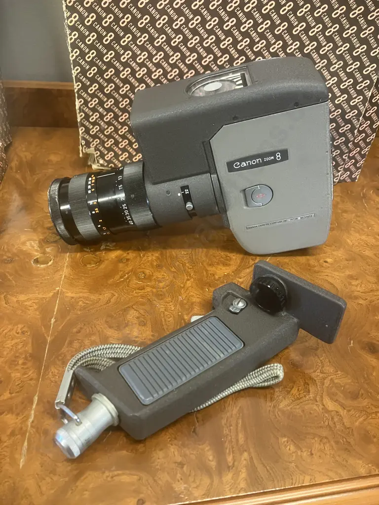Canon Reflex Zoom 8 8mm Movie Camera #69052 With Hand Grip & Leather Carry Case, Original Boxes - 1959 Japan Image 1++