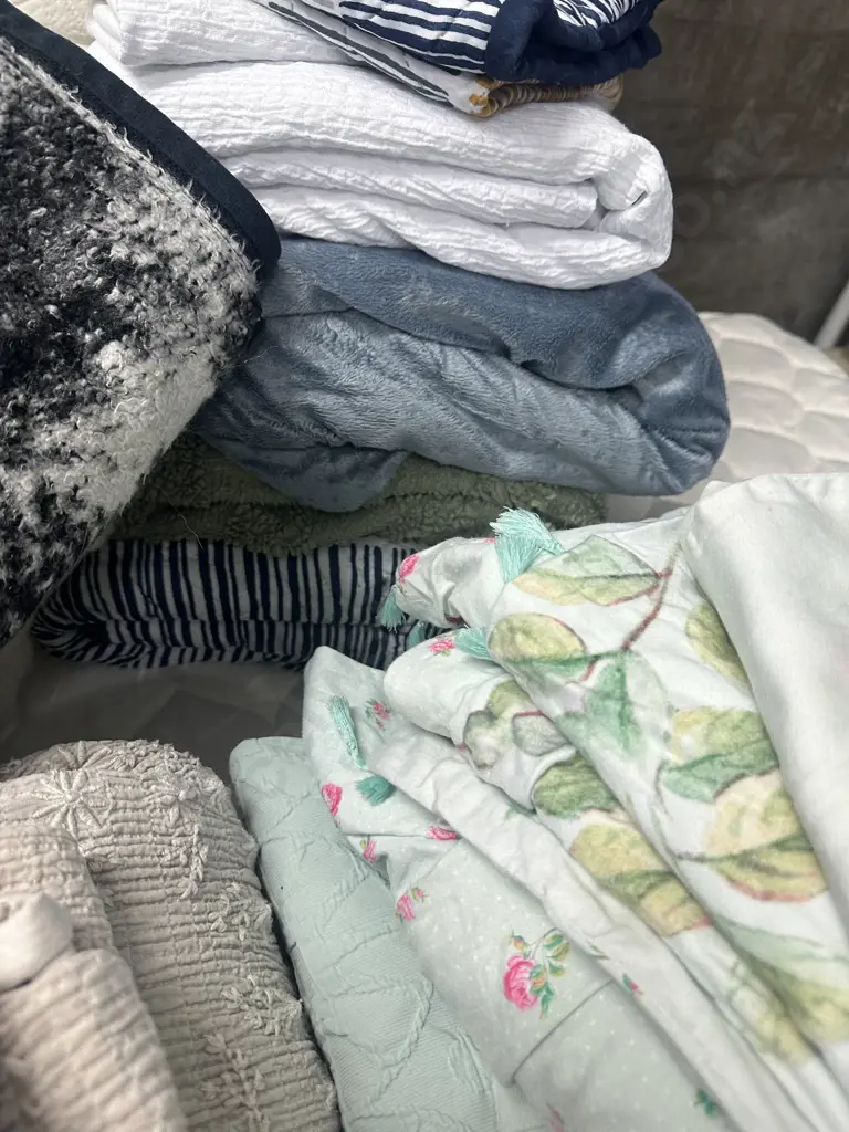 Large Selection Of Linen Including Living & Co Single Woolmark Underlay/Protector With Duvet Inner Etc  Image 1++