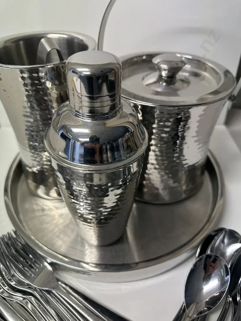 Soho Silver Colour Serving Tray With Ice Bucket, Cocktail Shaker, Wine Bottle Holder & Assorted Onedia Cutlery Image 1++