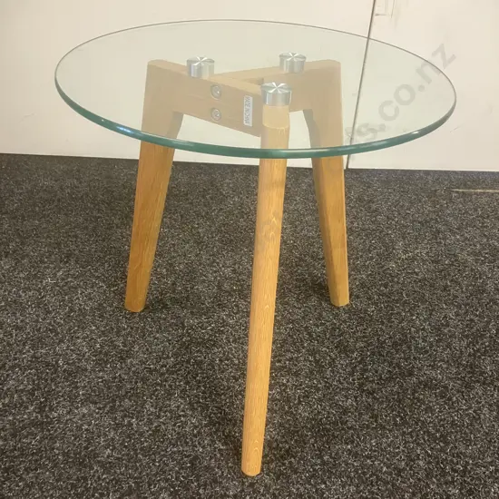Round Glass Top Side table on 3 Leg Base. 40 x 39.5cm
