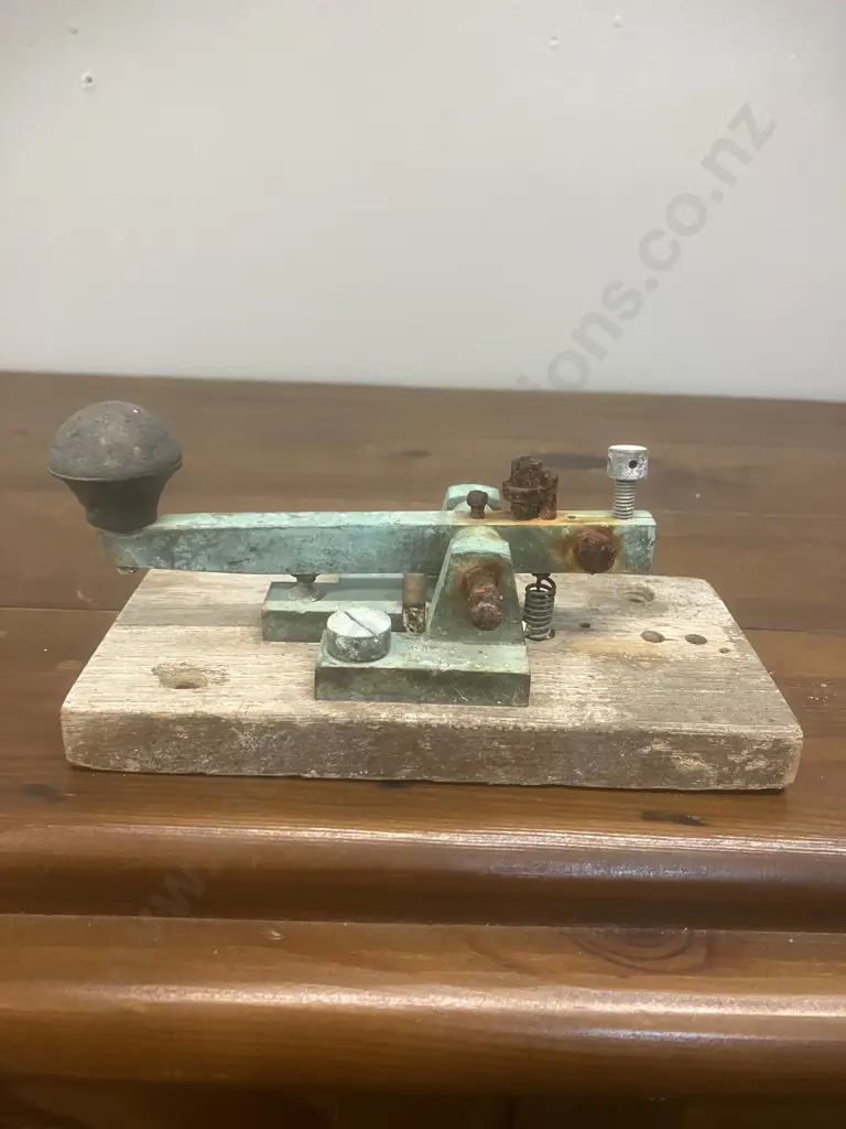 Vintage NZ Morse Code Key Image 1++