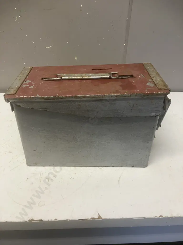 1950's - 1960's EMCO American Made Steel Ammo Tin Image 1++