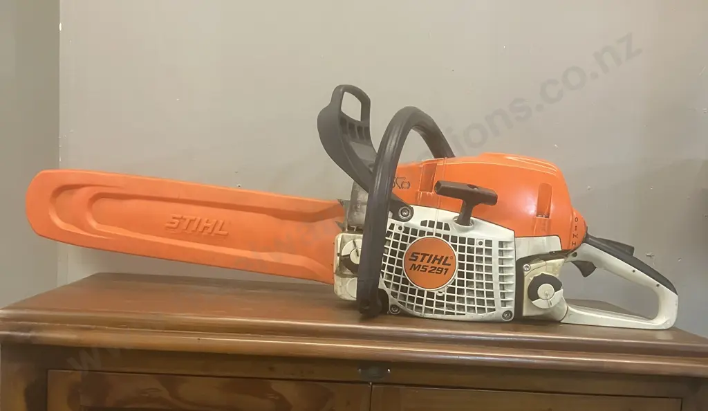 STIHL MS 291 18" / 45cm Bar Petrol Chainsaw (Very Little Use) Image 1++
