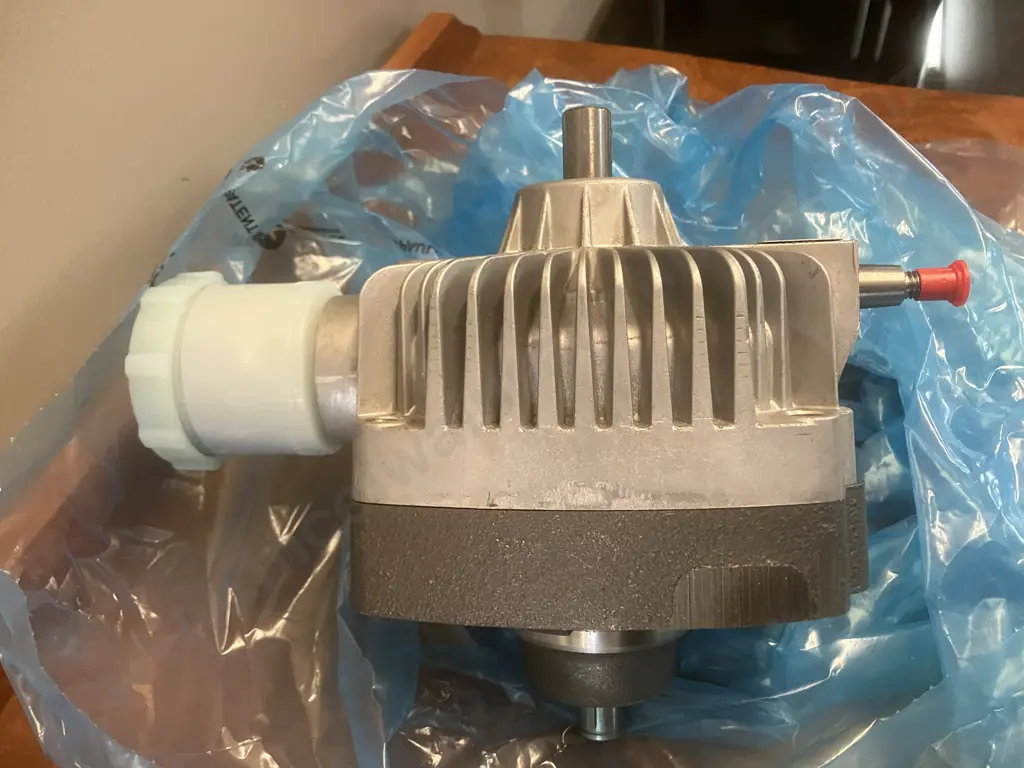 Walker Mower Part 5025 Hydrostatic Drive CCW, Model 700-061 Image 1++