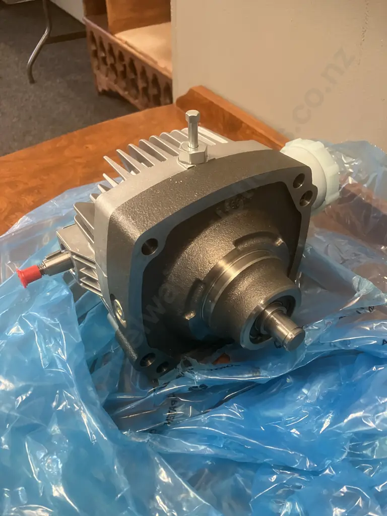 Walker Mower Part 5025 Hydrostatic Drive CCW, Model 700-061 Image 1++