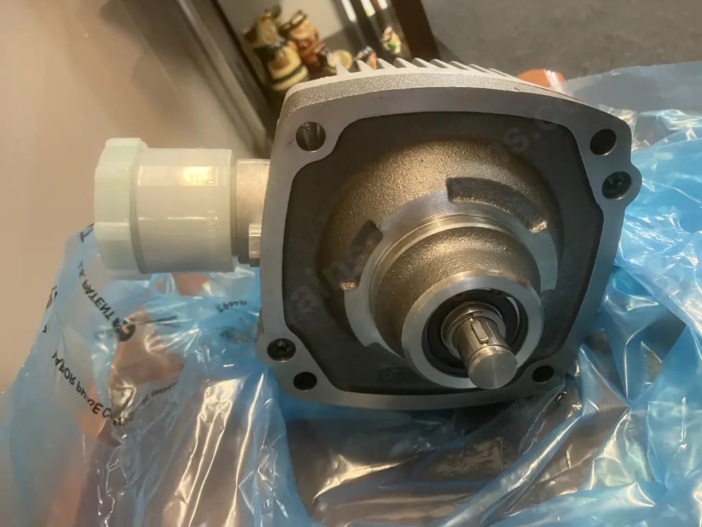 Walker Mower Part 5025 Hydrostatic Drive CCW, Model 700-061 Image 1++