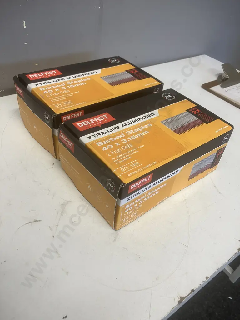 Two Boxes of Delfast Xtra-Life Aluminized Barbed Staples 40 x 3.15mm 2 Fuel Cells Qty 1500 Image 1++