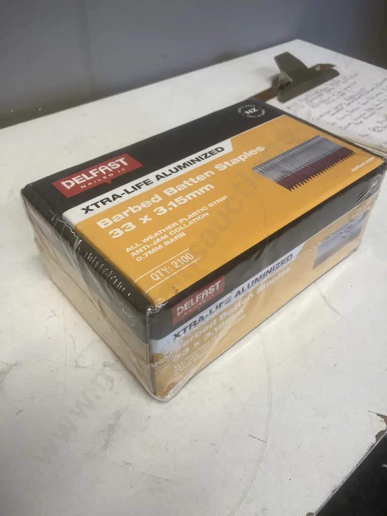 Delfast Xtra-Life Aluminized Barbed Batten Staples 33 x 3.15mm Box of 2100 Image 1++