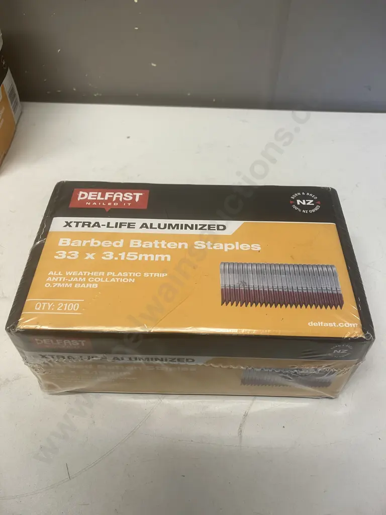 Delfast Xtra-Life Aluminized Barbed Batten Staples 33 x 3.15mm Box of 2100 Image 1++
