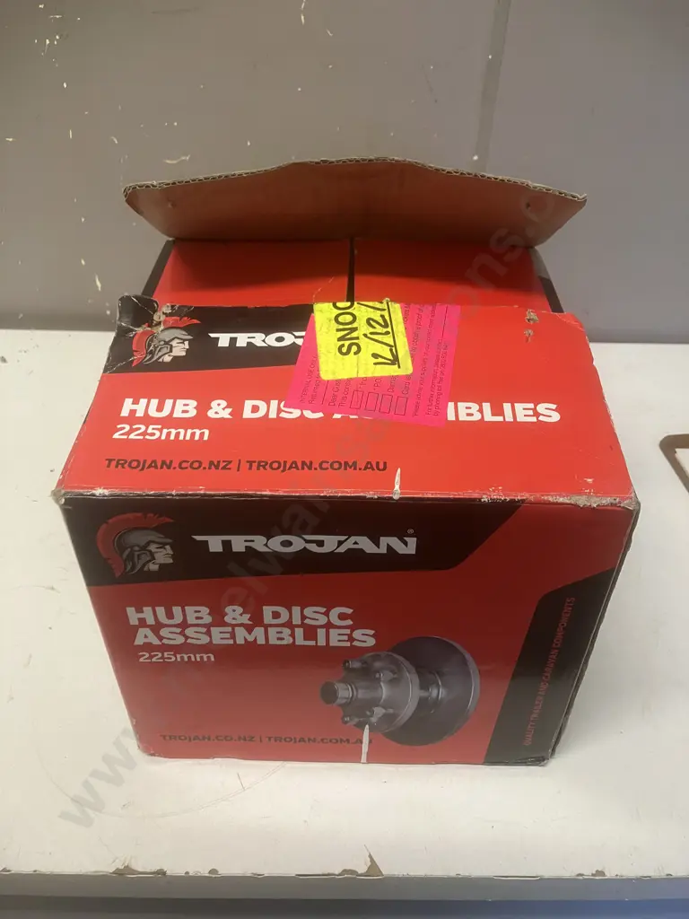 Trojan Hub & Disc Assemblies 225mm 035135 Hub Kit 1500Kg D/B 5x4 1/2 x 1/2 Integral Hub Does Not Include S.Axle Image 1++