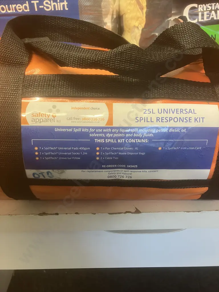 Safety Apparel 25L Universal Spill Response Kit & Two x Bags of Rags Image 1++