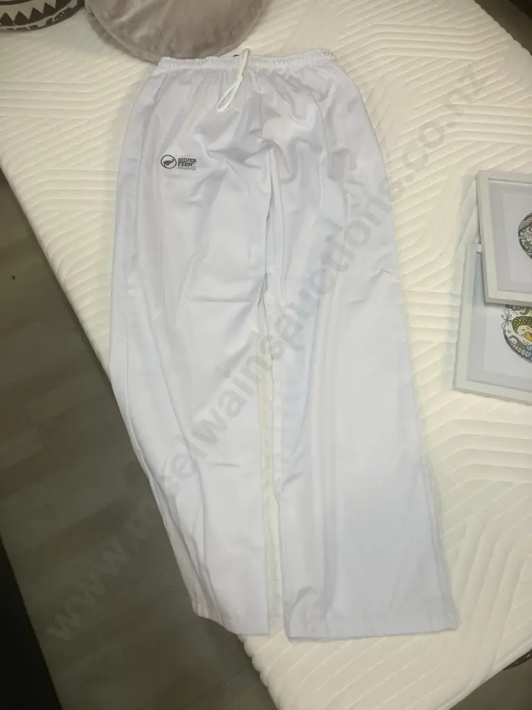 Hard Yakka White Pants x 20 - Size 87 Embroidered Silver Fern Farms Image 1++