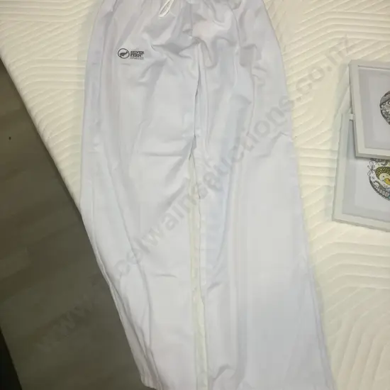 Hard Yakka White Pants x 20 - Size 87 Embroidered Silver Fern Farms