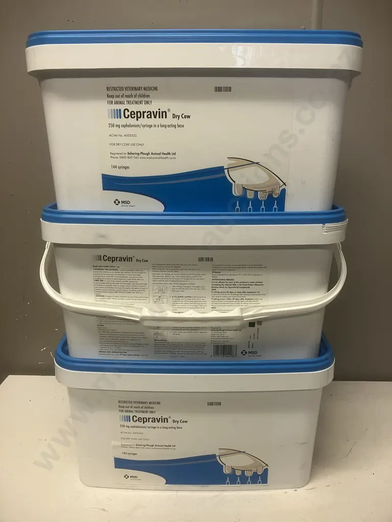 MSD Animal Health Cepravin Dry Cow - 250mg Cephalonium / Syringe In A Long-Acting Base. 3 x Buckets of 144 Syringes Each Image 1++