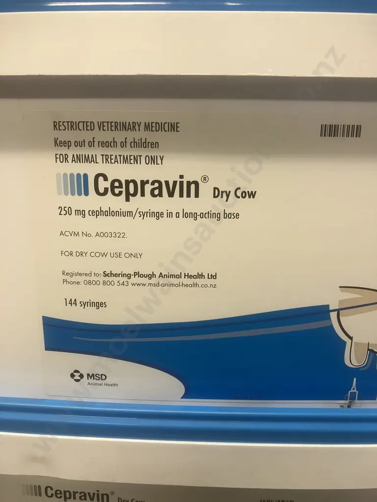 MSD Animal Health Cepravin Dry Cow - 250mg Cephalonium / Syringe In A Long-Acting Base. 3 x Buckets of 144 Syringes Each Image 1++