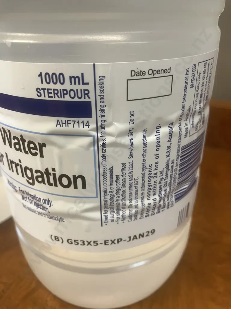Baxter Water for Irrigation - Six x 1000 mL (B) G53X5-EXP-Jan29 Image 1++