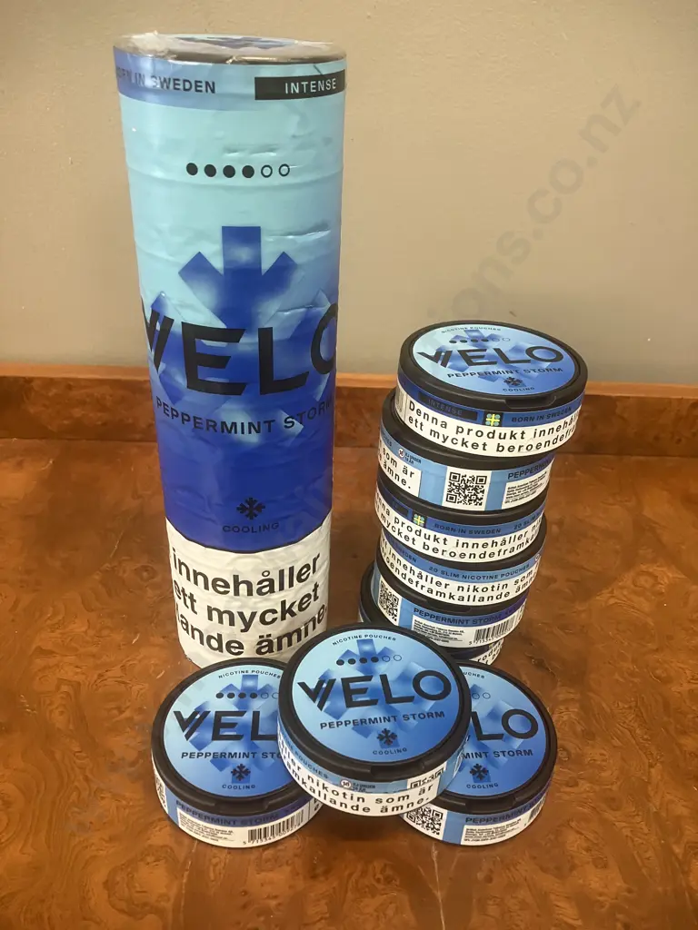 VELO Peppermint Storm 'Cooling' Nicotine Pouches - 19 x Containers of 20 Slim Pouches Image 1++