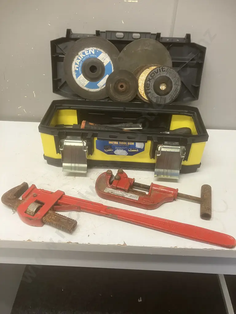 Toolbox & Tools, Pipe Cutter, 24" Pipe Wrench Etc Image 1++