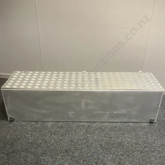 Aluminum Storage Trunk With Treadplate Lid. H34 W140 D40.5cm