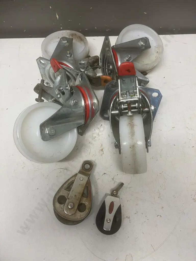 Box Lot - 4 x Castors & Pulleys Image 1++