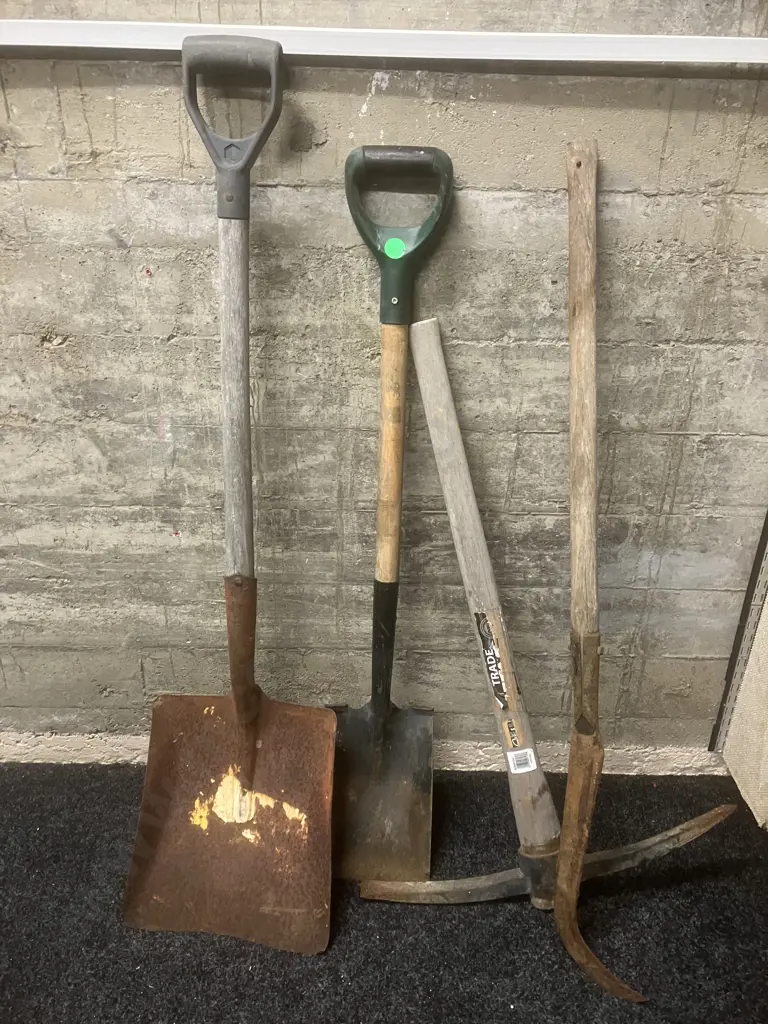 Garden Spade, Wide Mouth Shovel, Slasher & Pick Image 1++