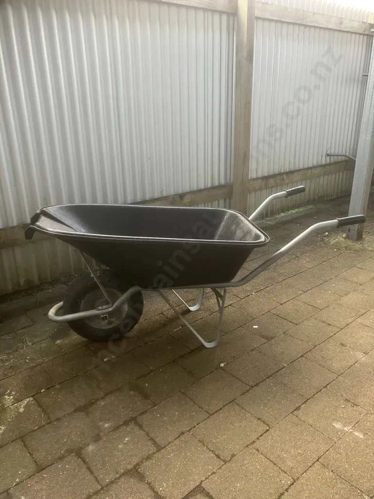 Wheelbarrow - Poly Tray with Pour Spout Image 1++