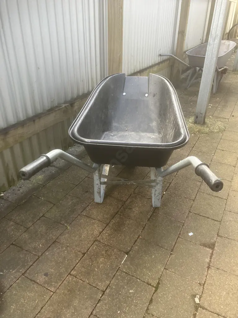 Wheelbarrow - Poly Tray with Pour Spout Image 1++
