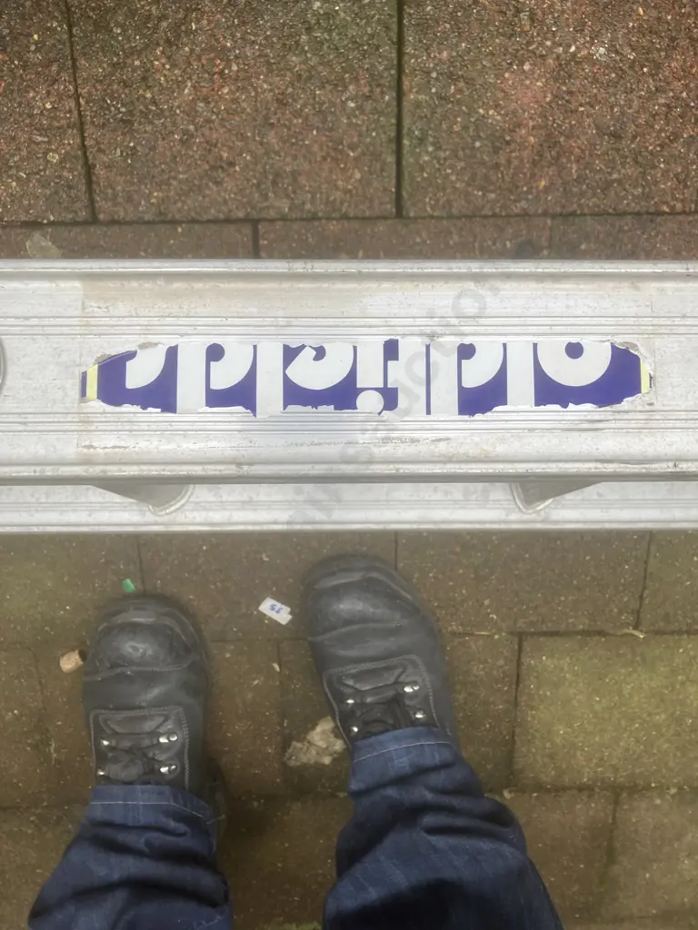 4.8m Long Aluminum Ladder Image 1++