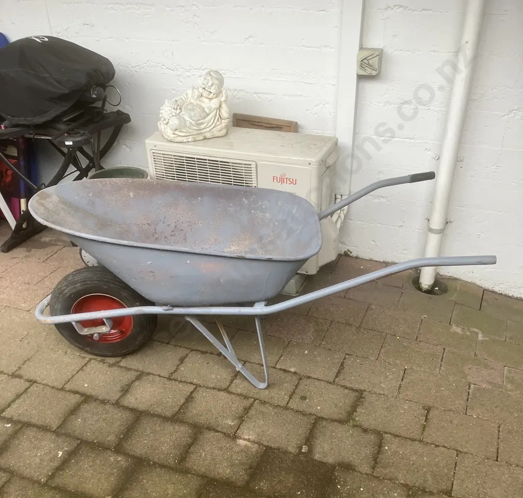 Steel Wheelbarrow With Pneumatic Tyre Image 1++